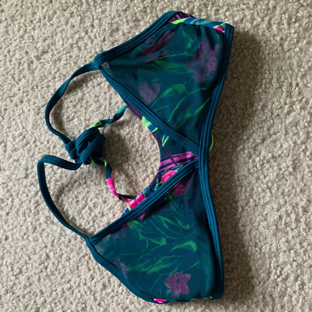 Bikini top